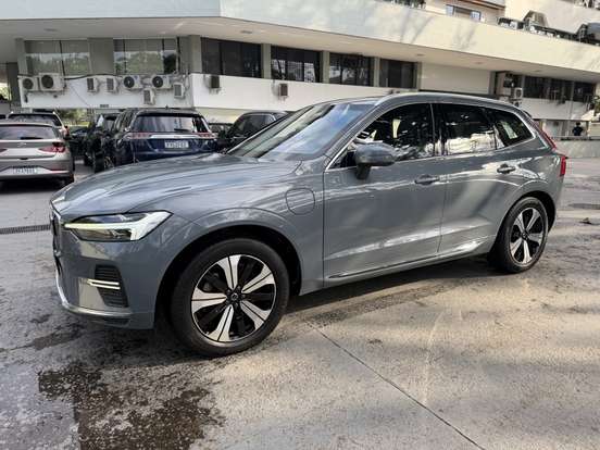 VOLVO-XC60-2022