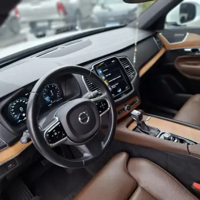 VOLVO-XC90-2020