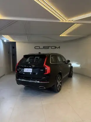 VOLVO-XC90-2019