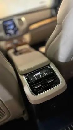VOLVO-XC90-2022
