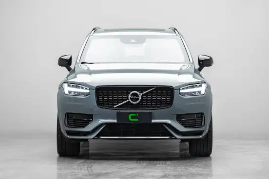 VOLVO-XC90-2021