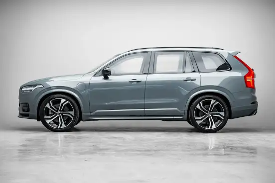 VOLVO-XC90-2021