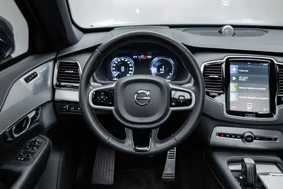 VOLVO-XC90-2021