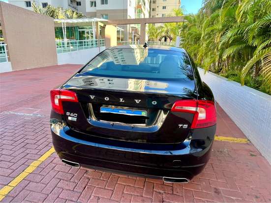 VOLVO-S60-2015