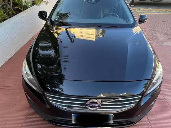 VOLVO-S60-2.0 T5 MOMENTUM 16V TURBO GASOLINA 4P AUTOMÁTICO VOLVO-S60-2015