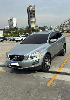 VOLVO-XC60-2012