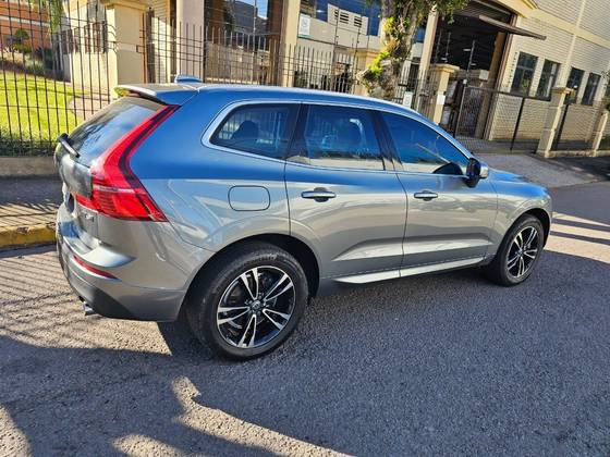 VOLVO XC60 2.0 T8 HYBRID MOMENTUM AWD GEARTRONIC