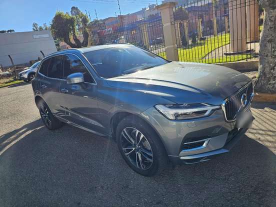 VOLVO-XC60-2020