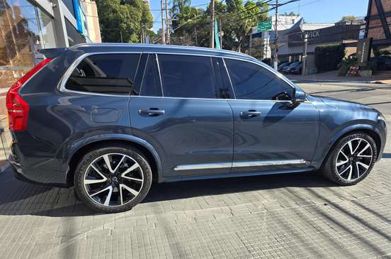 VOLVO-XC90-2022