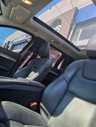VOLVO-XC90-2022