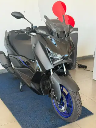 YAMAHA XMAX 300 CONNECTED ABS YAMAHA XMAX 300 CONNECTED ABS