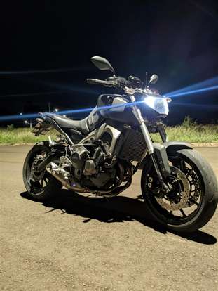 YAMAHA-MT-09-2015