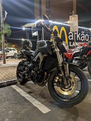 YAMAHA-MT-09-2015