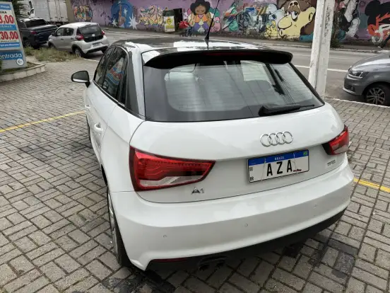 AUDI-A1-2015