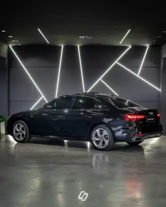 AUDI-A4-2020