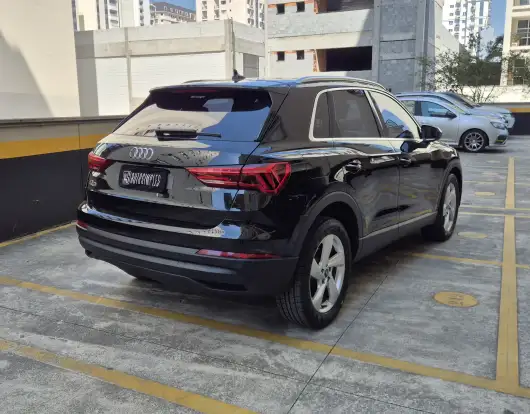 AUDI-Q3-2021
