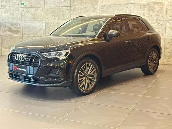AUDI-Q3-2021