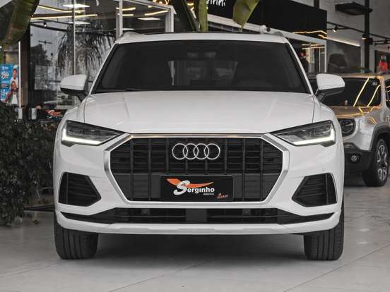 AUDI-Q3-2021