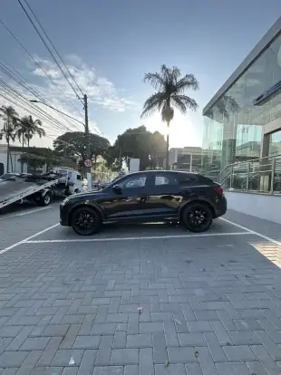AUDI-Q3-2022