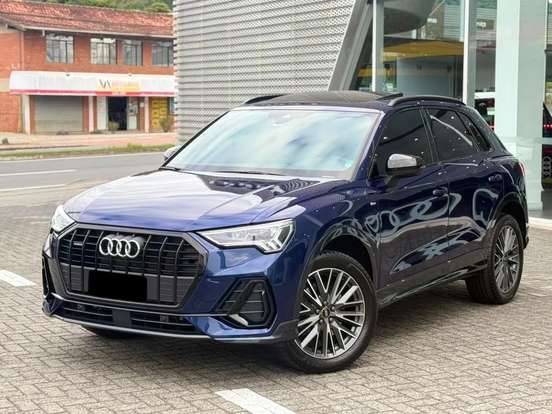 AUDI-Q3-2023