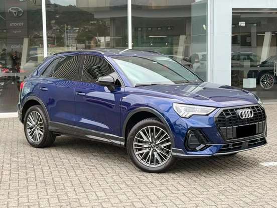 AUDI-Q3-2023
