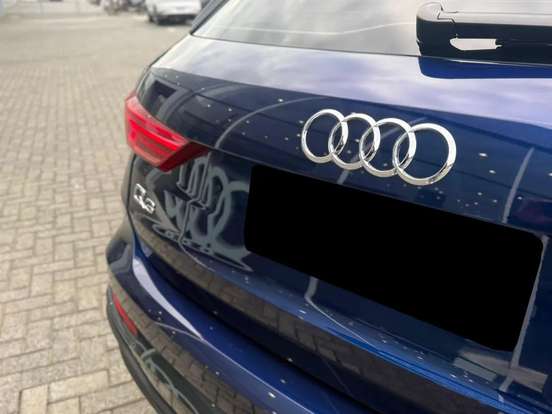 AUDI-Q3-2023