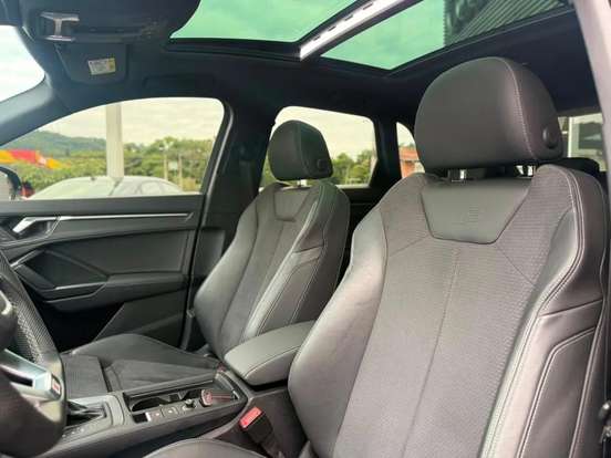 AUDI-Q3-2023