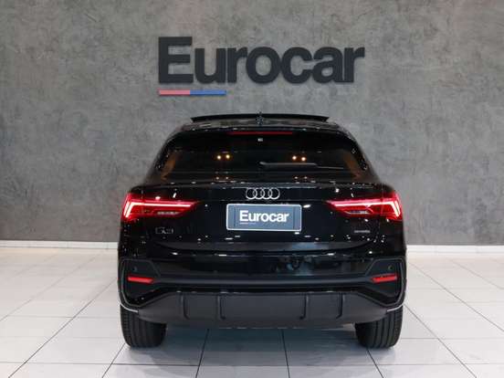 AUDI-Q3-2022