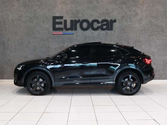 AUDI-Q3-2022