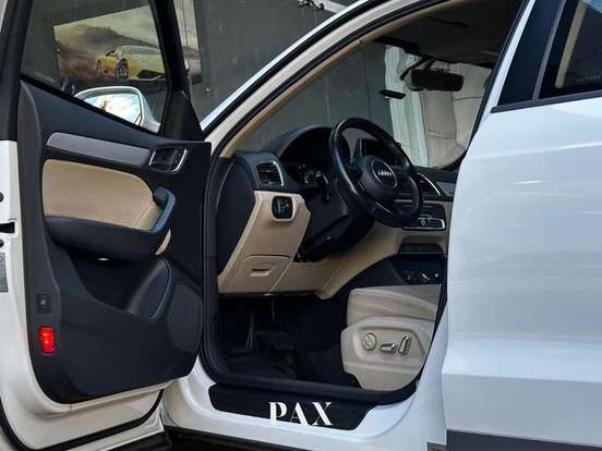 AUDI-Q3-2015