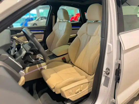 AUDI-Q5-2023