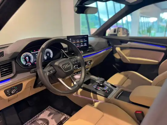 AUDI-Q5-2023