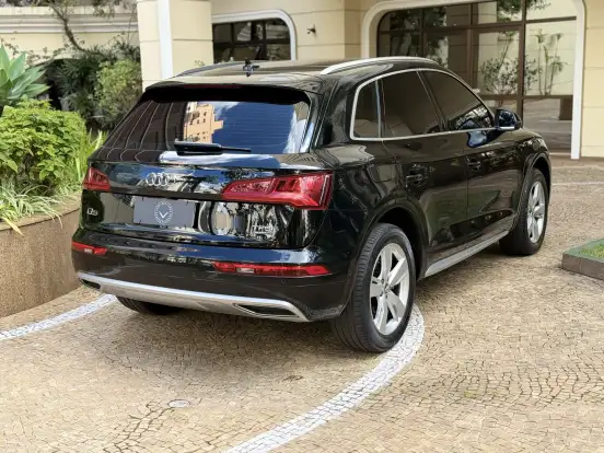 AUDI-Q5-2018