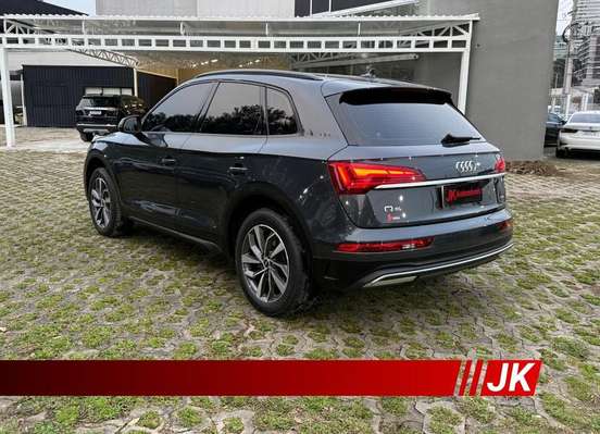 AUDI-Q5-2022