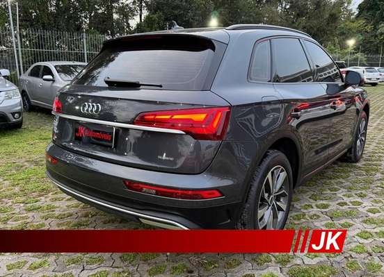 AUDI-Q5-2022