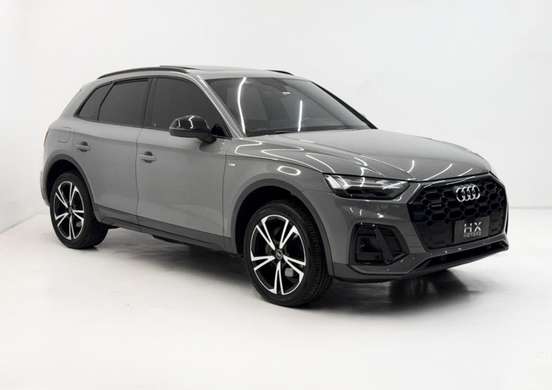AUDI-Q5-2021