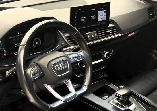 AUDI-Q5-2021