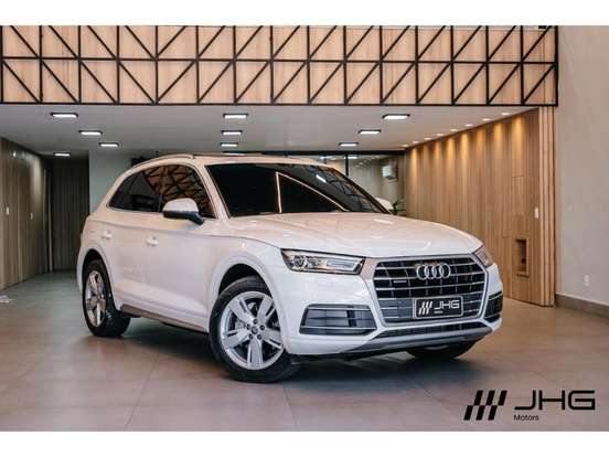 AUDI-Q5-2021