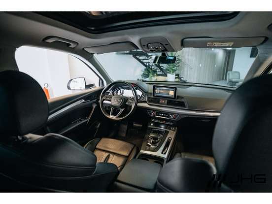 AUDI-Q5-2021
