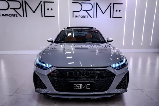 AUDI-RS6-2021