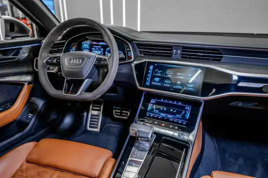 AUDI-RS6-2021
