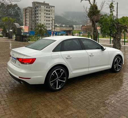 AUDI-A4-2018