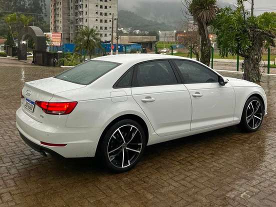 AUDI-A4-2.0 TFSI ATTRACTION GASOLINA 4P S TRONIC AUDI-A4-2018