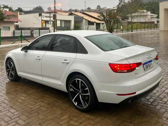 AUDI-A4-2.0 TFSI ATTRACTION GASOLINA 4P S TRONIC AUDI-A4-2018