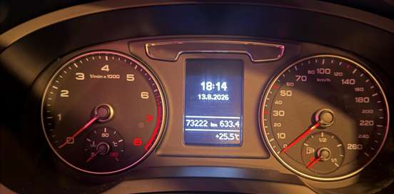 AUDI-Q3-2015