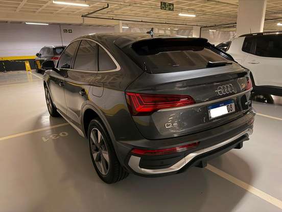 AUDI-Q5-2024