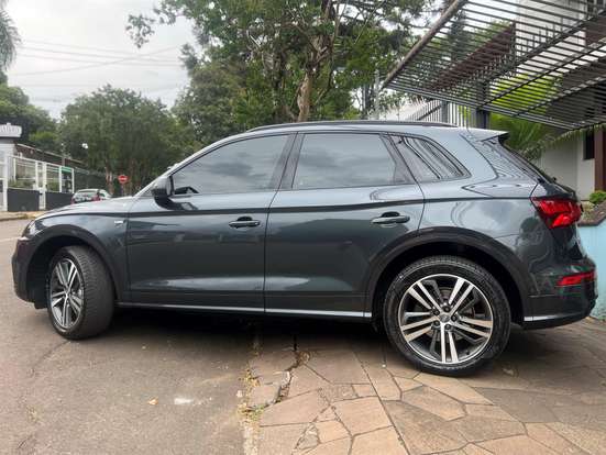 AUDI-Q5-2019