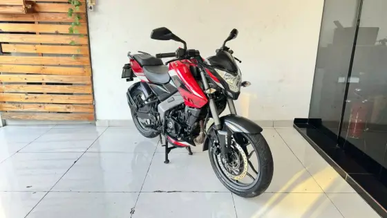 BAJAJ DOMINAR 200 
