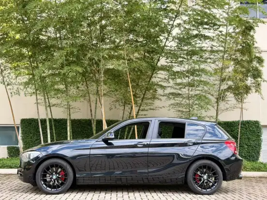 BMW-118i-1.6 SPORT GP 16V TURBO GASOLINA 4P AUTOMÁTICO BMW-118i-2013