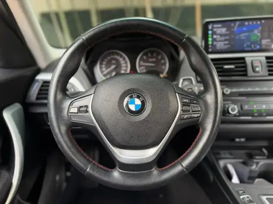 BMW-118i-1.6 SPORT GP 16V TURBO GASOLINA 4P AUTOMÁTICO BMW-118i-2013